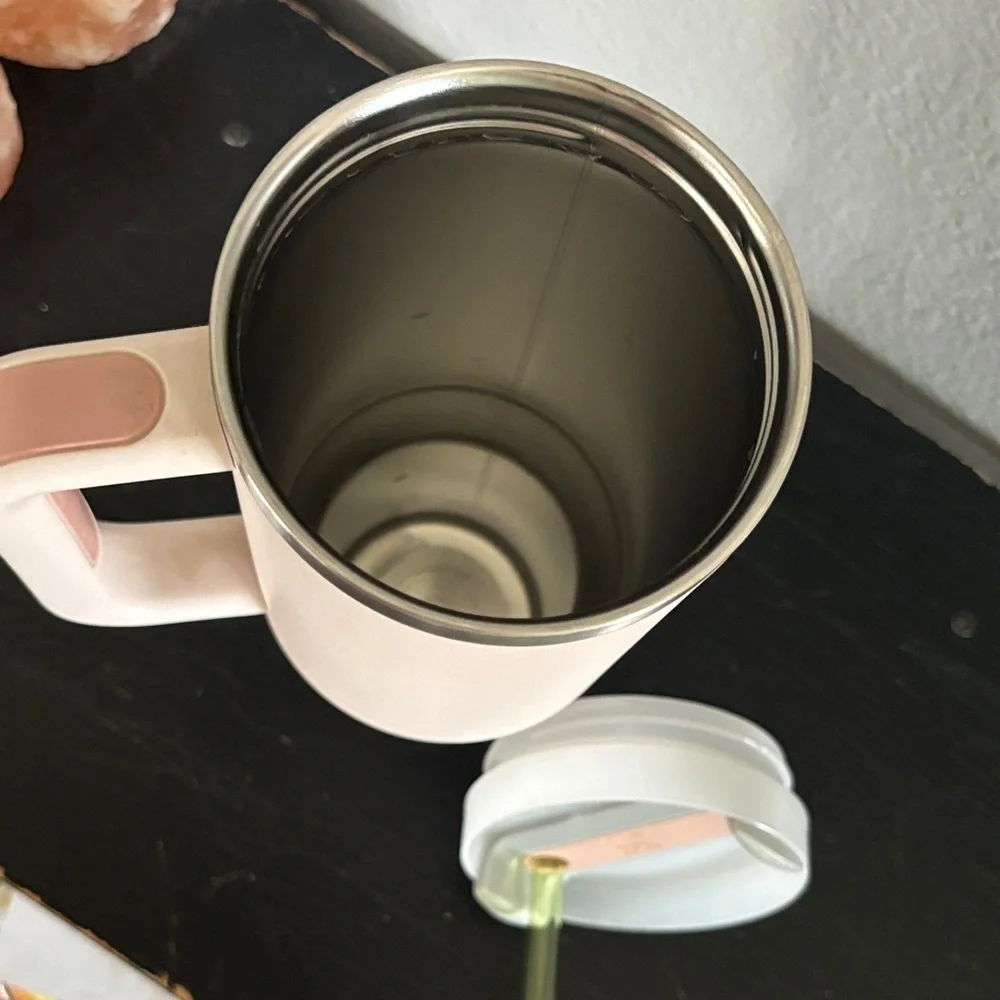 Stanley Light Pink Insulated Mug with Handle and Straw - Picture 6 of 6